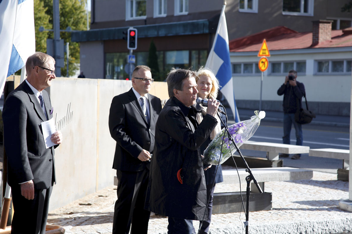 Vaasan Jaakoon muistomerkin paljastustilaisuus